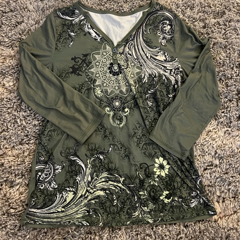 2000s v neck jewel shirt